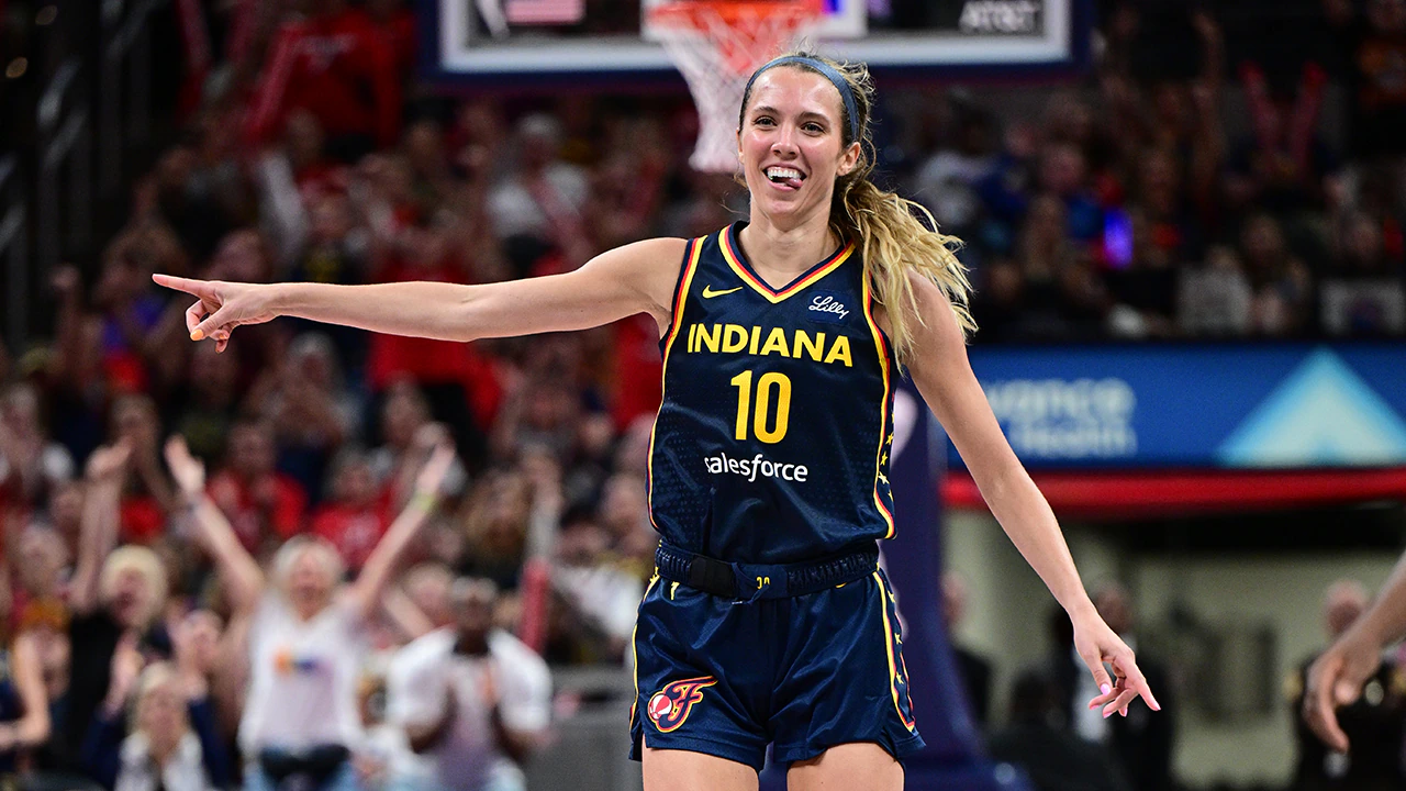 The Sphere Just Maintained Entering.' With Family Courtside, Fever's Lexie Hull Steals The Show